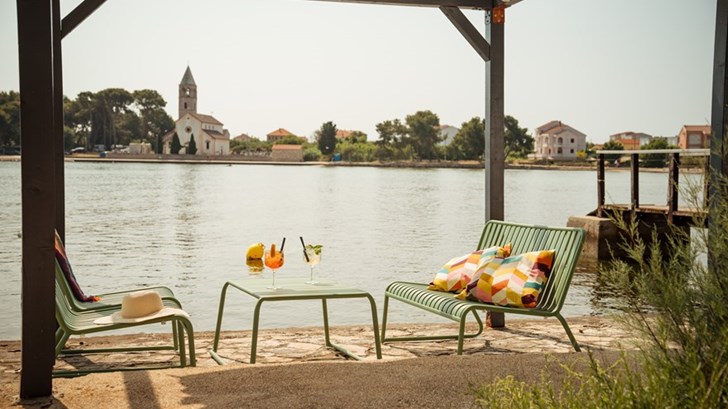 Opušteni trenuci uz plažu obiteljskog kampa Taber